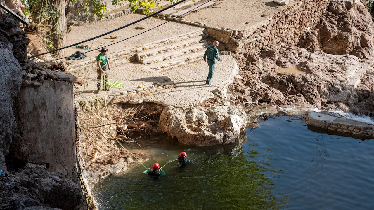 Reanudan la búsqueda de los desaparecidos en Letur, Albacete, siguiendo el cauce del arroyo