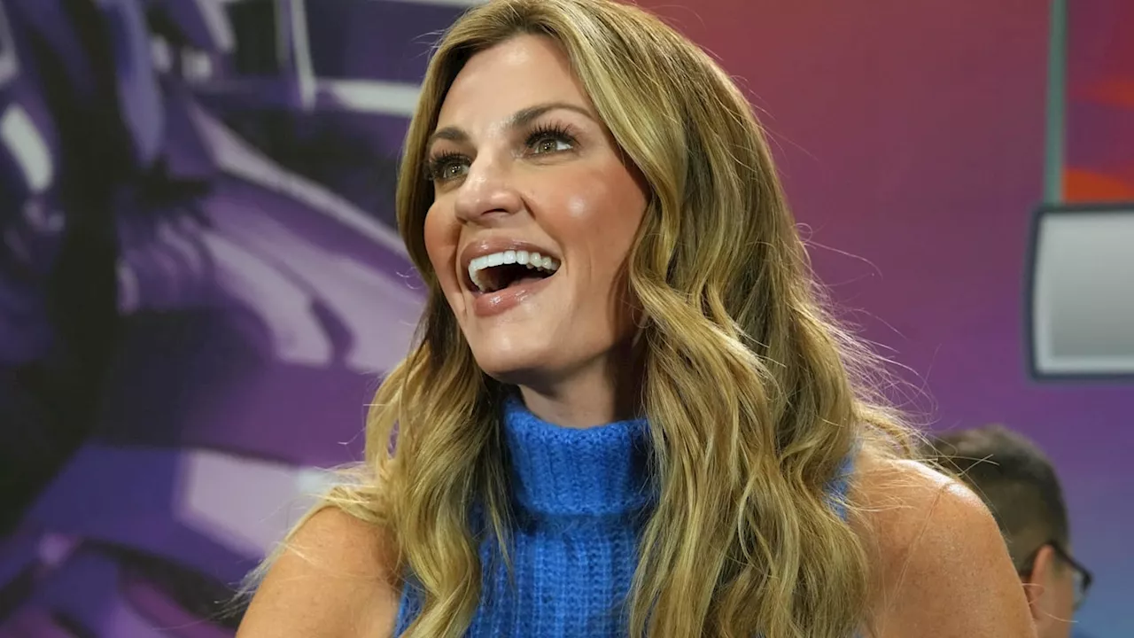 Erin Andrews uses NFL podcast to find elevator Buffalo Bills fan hottie