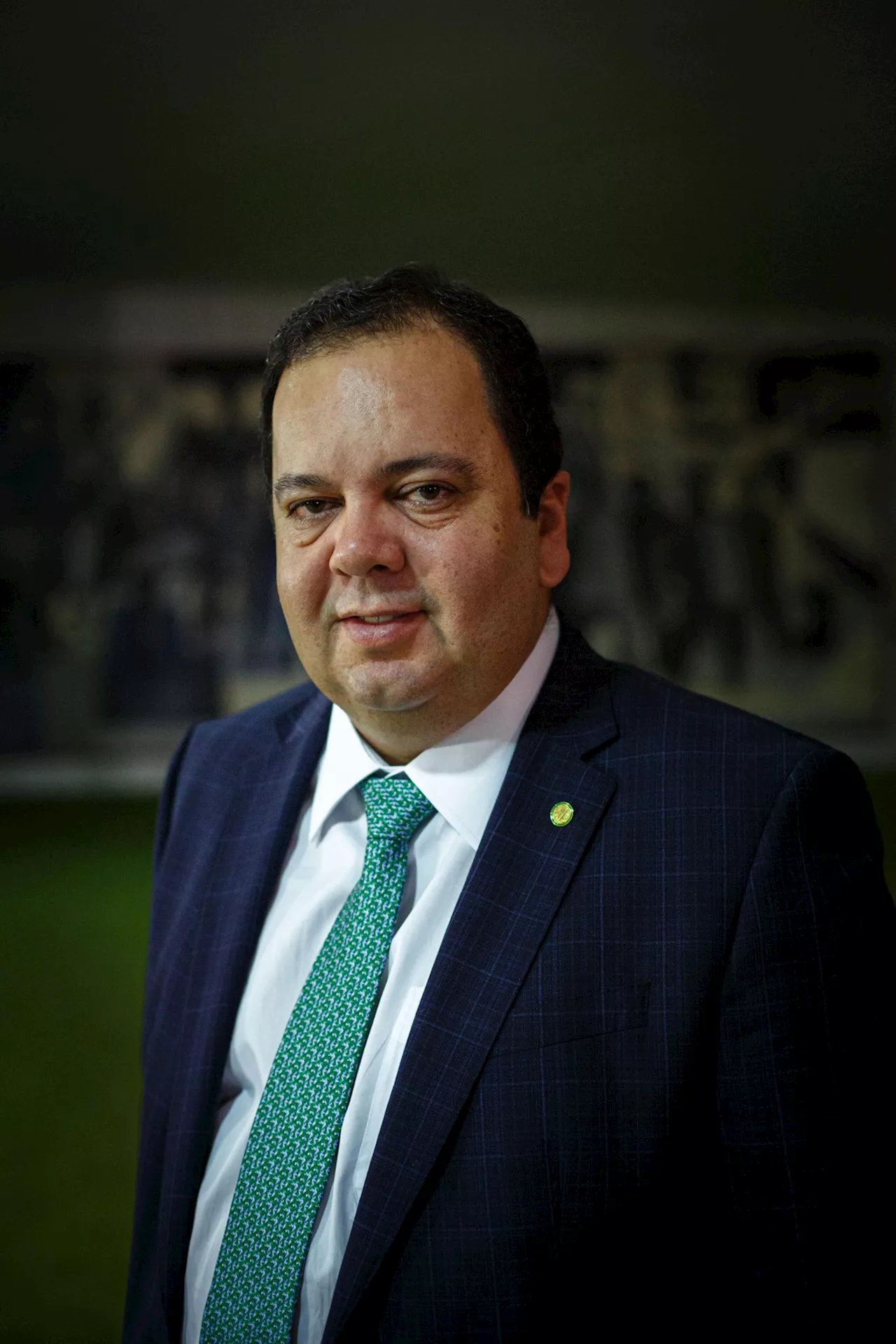 União Brasil abre negociação com Hugo Motta, mas Elmar Nascimento diz que segue candidato à presidência da Câmara