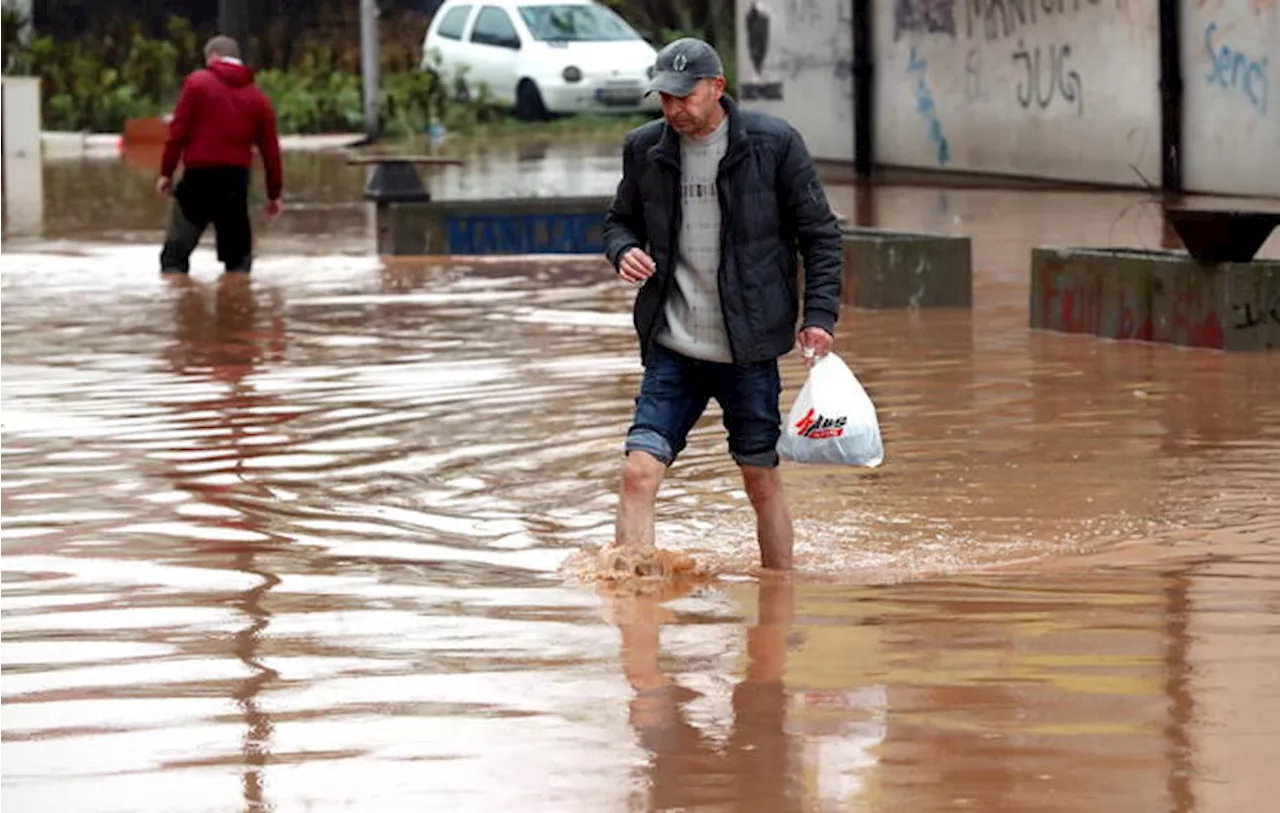 Inondazioni in Bosnia, persone scomparse e gravi danni