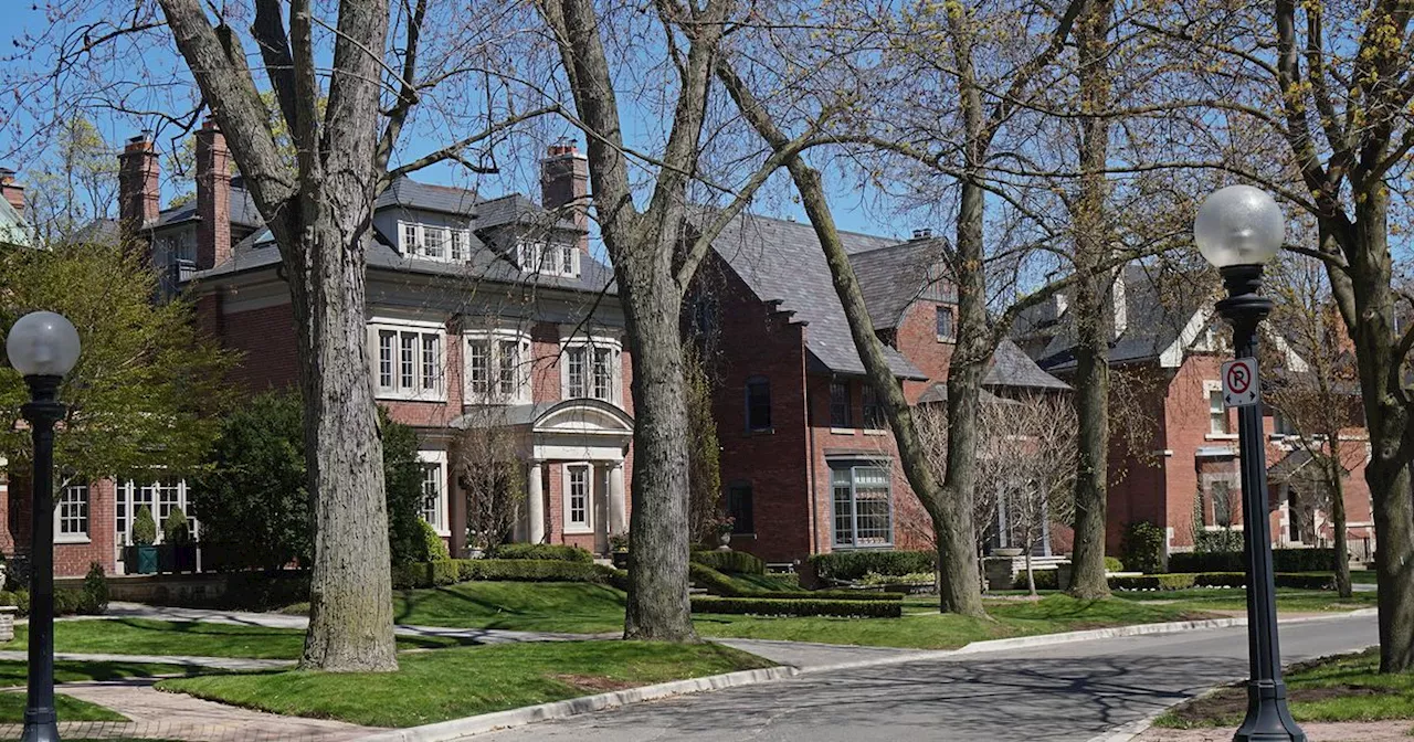 Buyers are starting to offer over asking price for homes in these GTA neighbourhoods