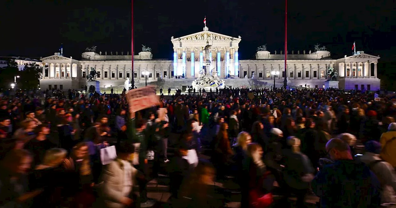 Tausende demonstrieren gegen mögliche FPÖ-Regierung in Wien