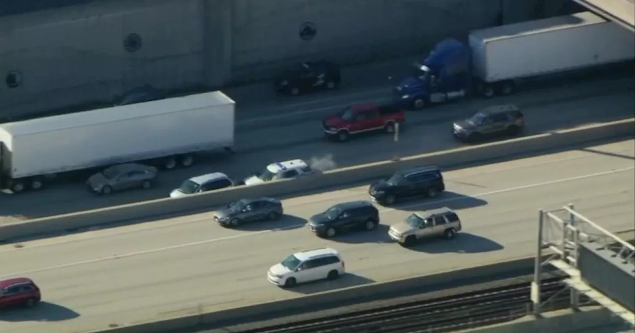 Police chase on Chicago's South Side ends with at least 1 in custody