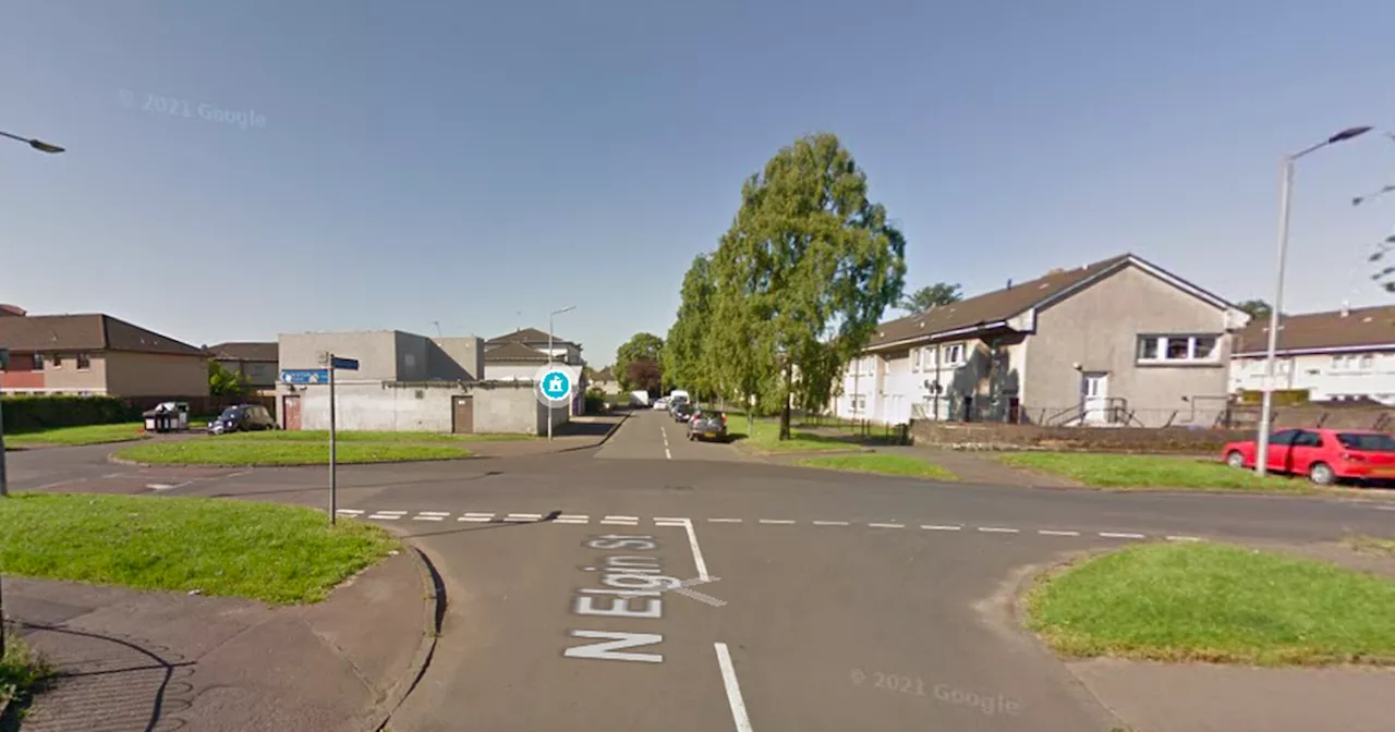 Clydebank police probe robbery after man has phone stolen on street