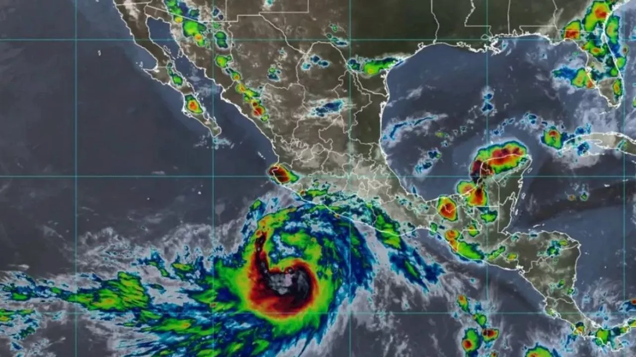 Clima baja presión remanente y vaguada monzónica azotarán con fuertes lluvias estos estados