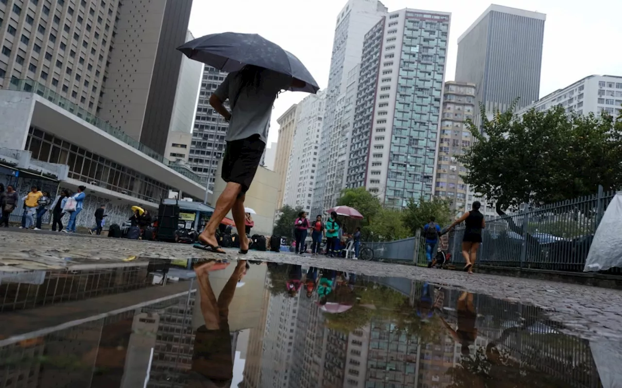 Tempo no Rio: chuva segue no sábado, mas não deve afetar o domingo de eleições