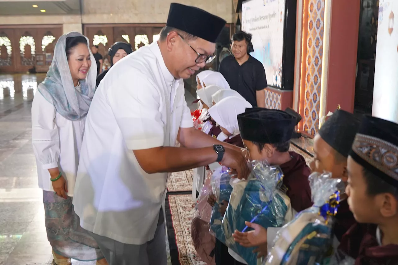 Rayakan HUT ke-26, Bank Mandiri Bagikan Santunan Pendidikan ke 2.600 Anak Yatim Piatu