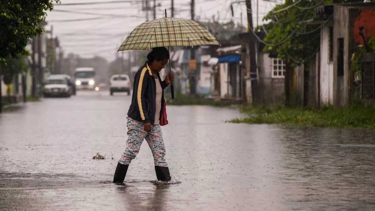 Depresión Tropical 'Once-E' Genera Deslaves e Inundaciones en Oaxaca y otros Estados