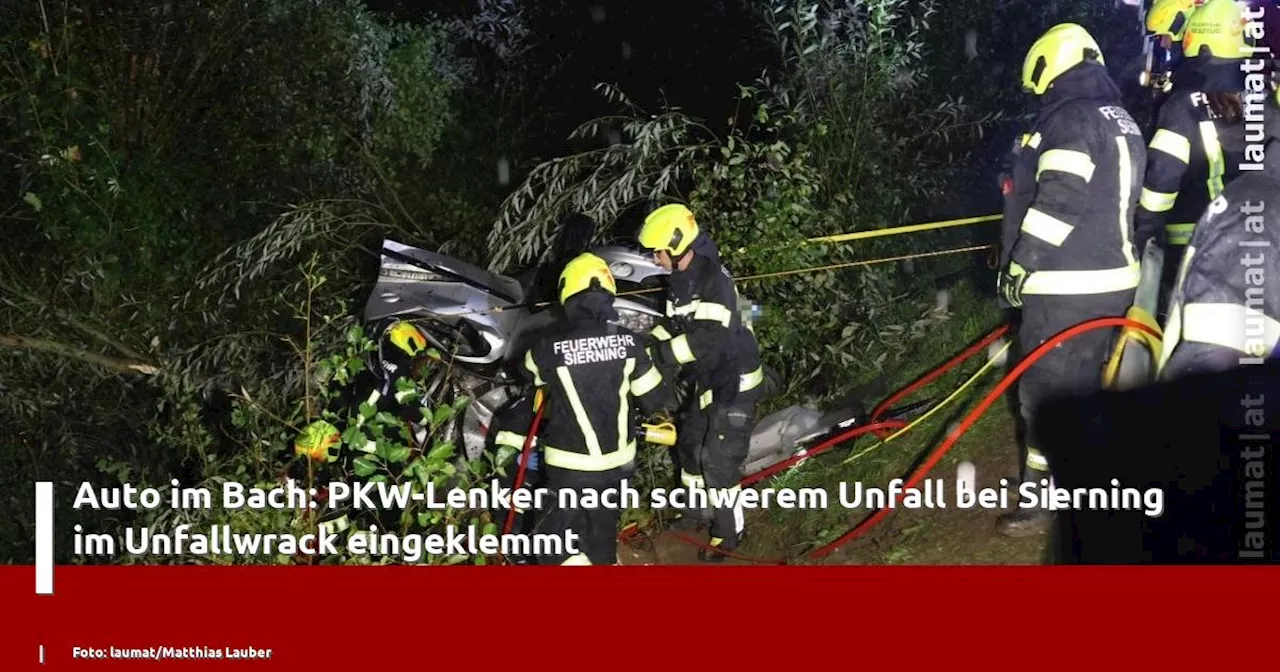 Auto im Bach: PKW-Lenker nach schwerem Unfall bei Sierning im Unfallwrack eingeklemmt