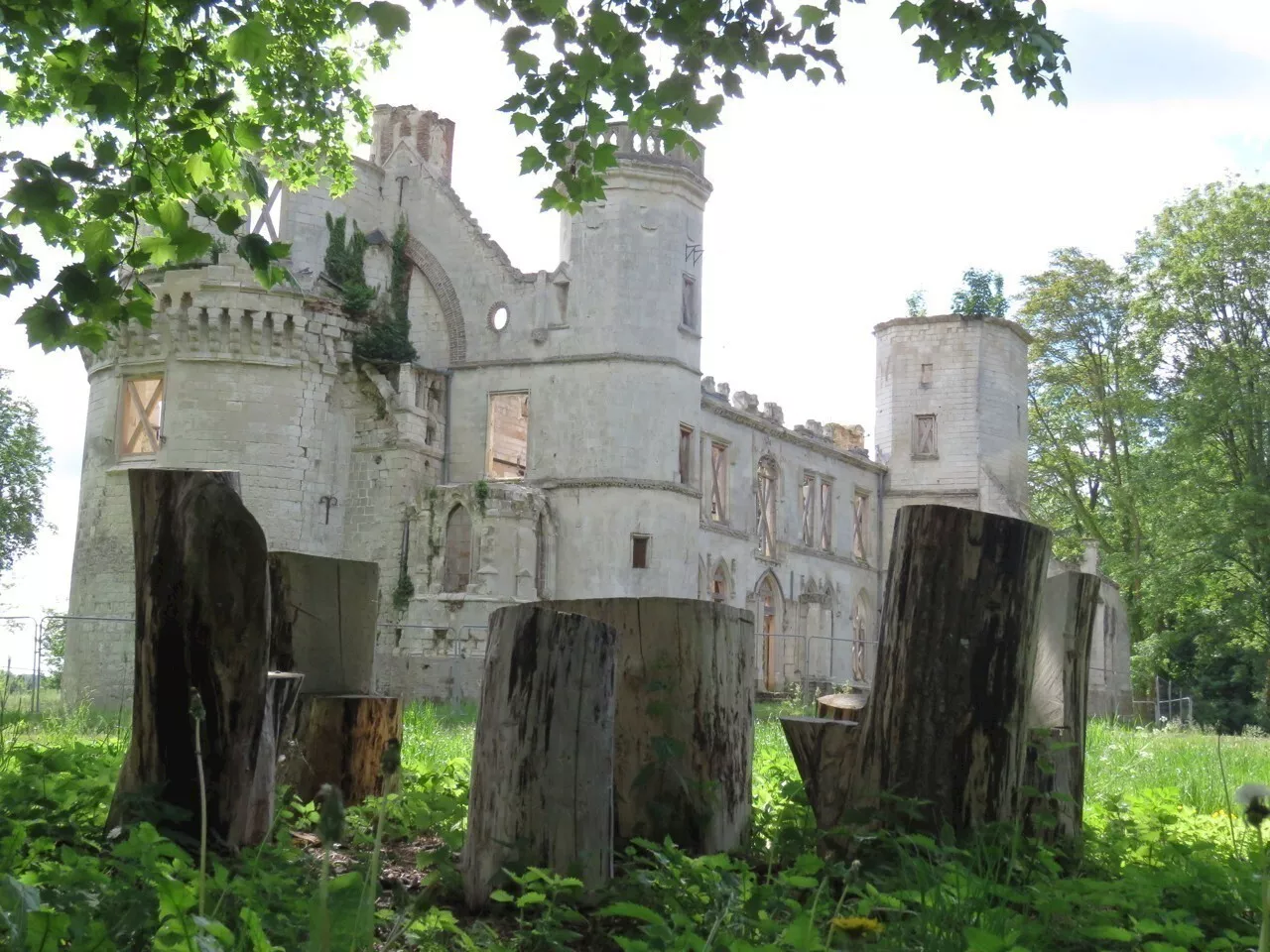 On recherche des bénévoles pour un spectacle son et lumière au château de Pont-Rémy