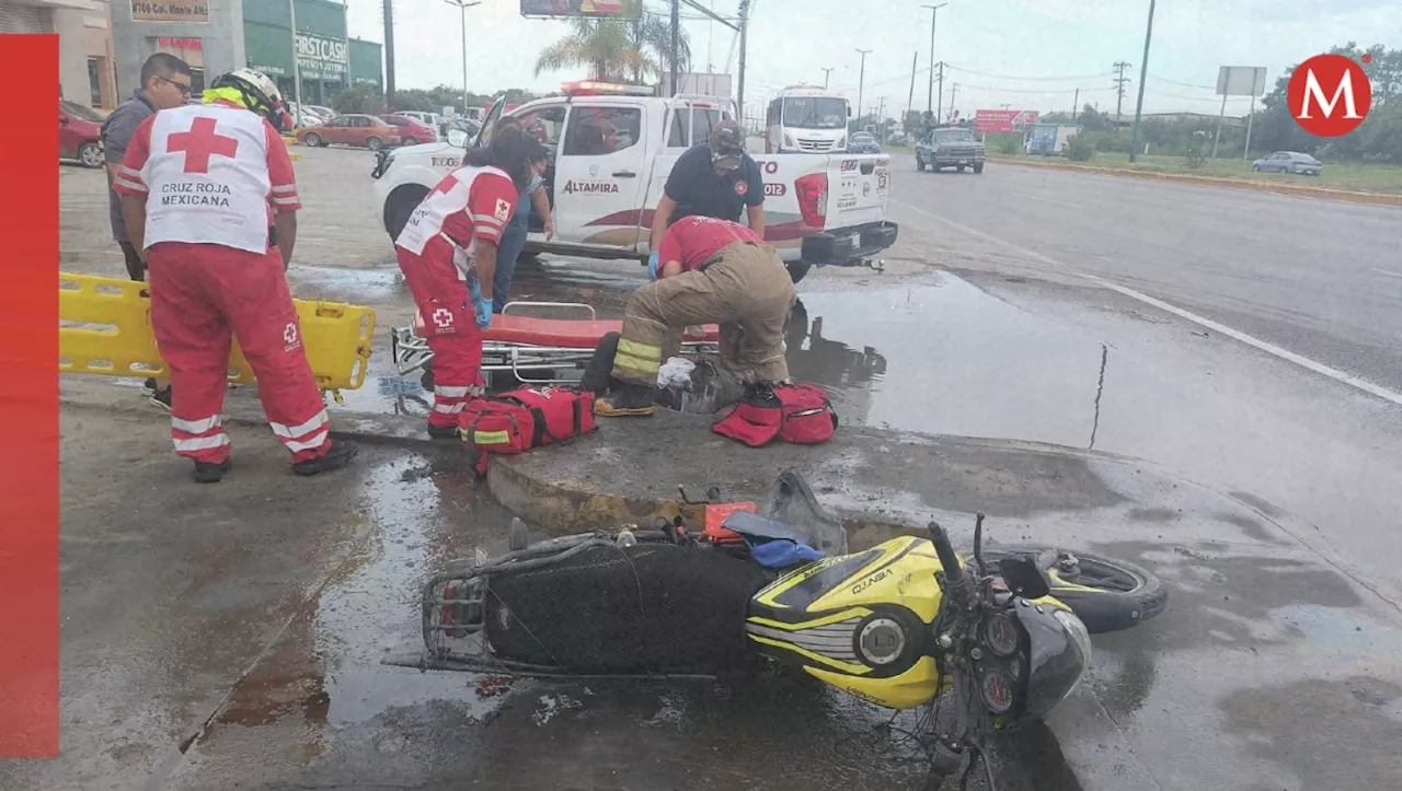 Motociclista derrapa sobre carretera Tampico-Mante