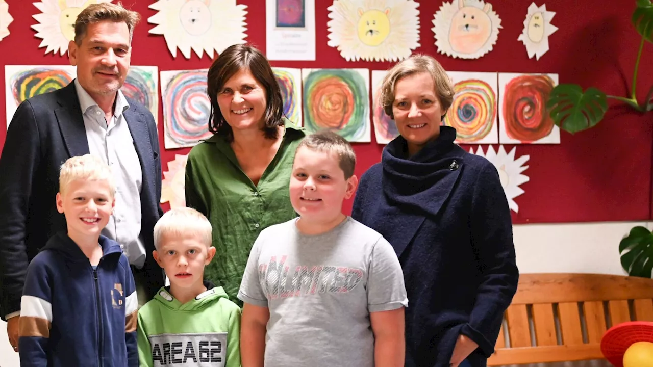 Bürgermeister zu Besuch bei neuer Schulleiterin und im Kindergarten