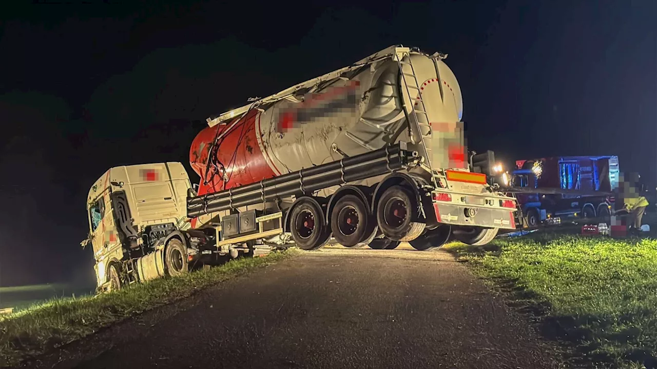 Mit Zement beladener Lkw-Sattelzug stürzte um – schwierige Bergung