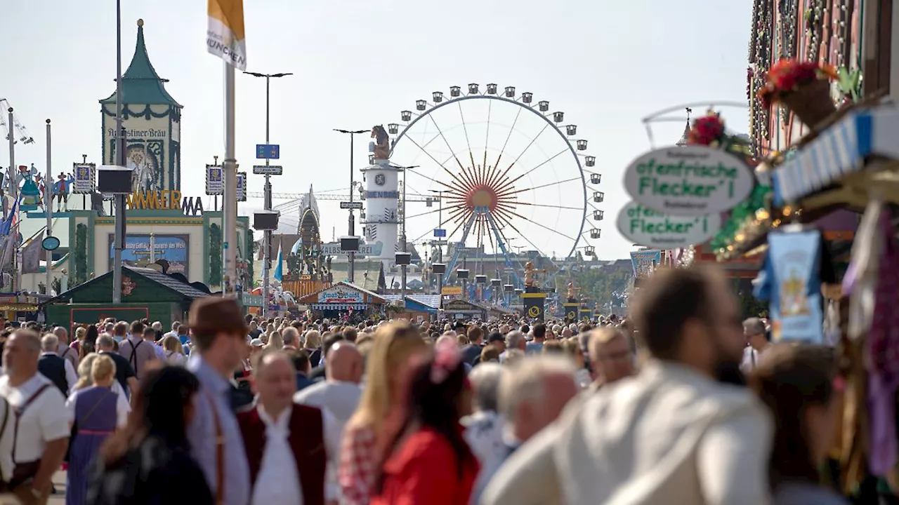 189. Oktoberfest ist bald vorbei: Volle Wiesn, teures Bier und fesche Promis