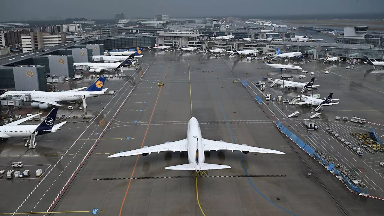 Probleme bei der Flugsicherung: Bundesweite Verspätungen und Ausfälle an Flughäfen