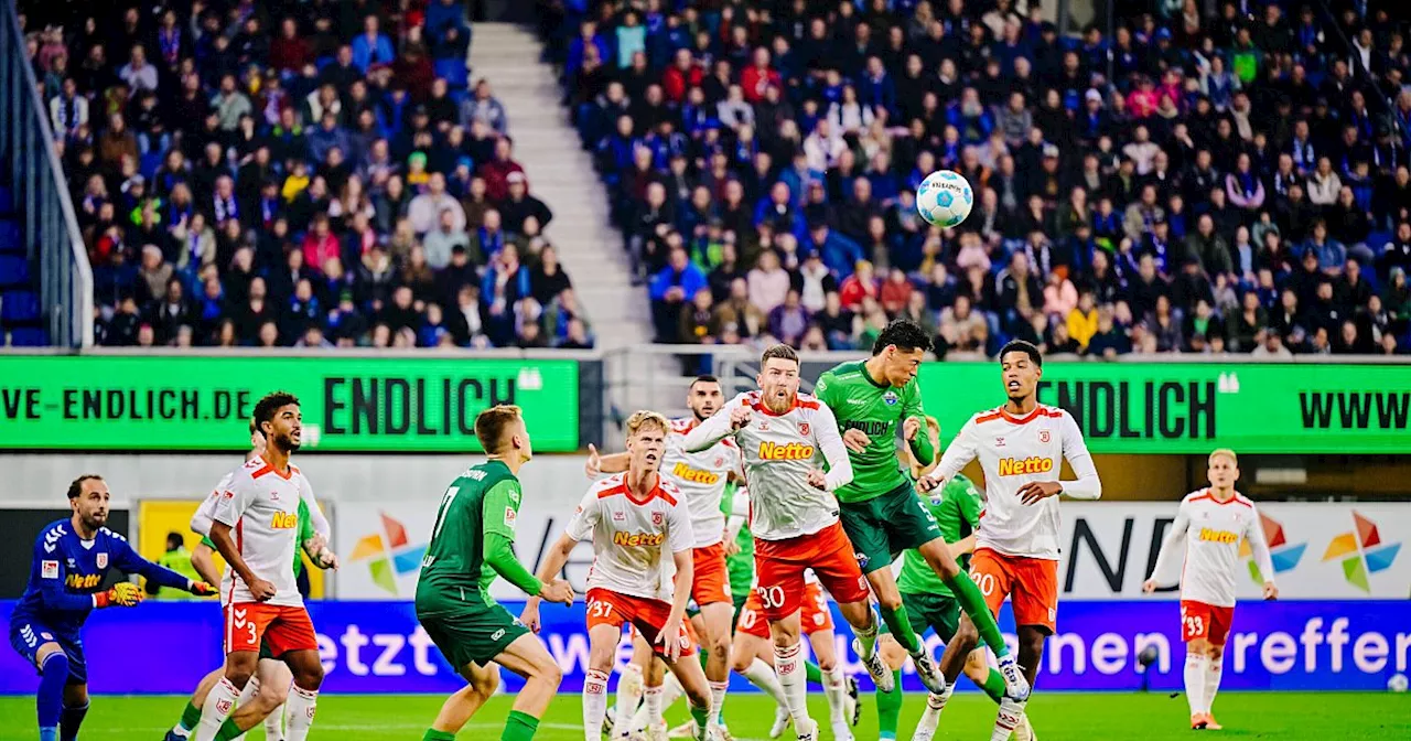 Boykott statt Unterstützung: SC Paderborn siegt trotz Fan-Protest gegen Regensburg