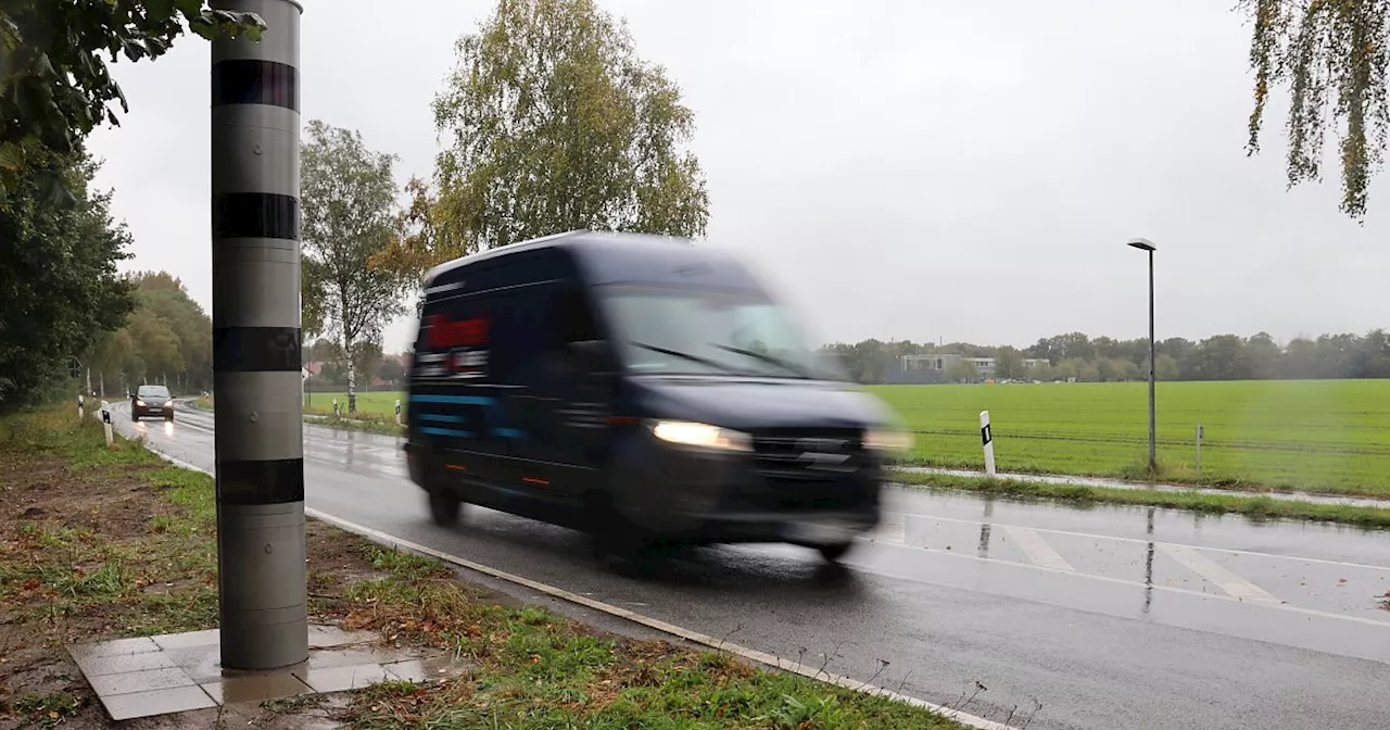 Drei Jahre nach schwerem Unfall: Neuer Blitzer in Löhne nimmt seine Arbeit auf