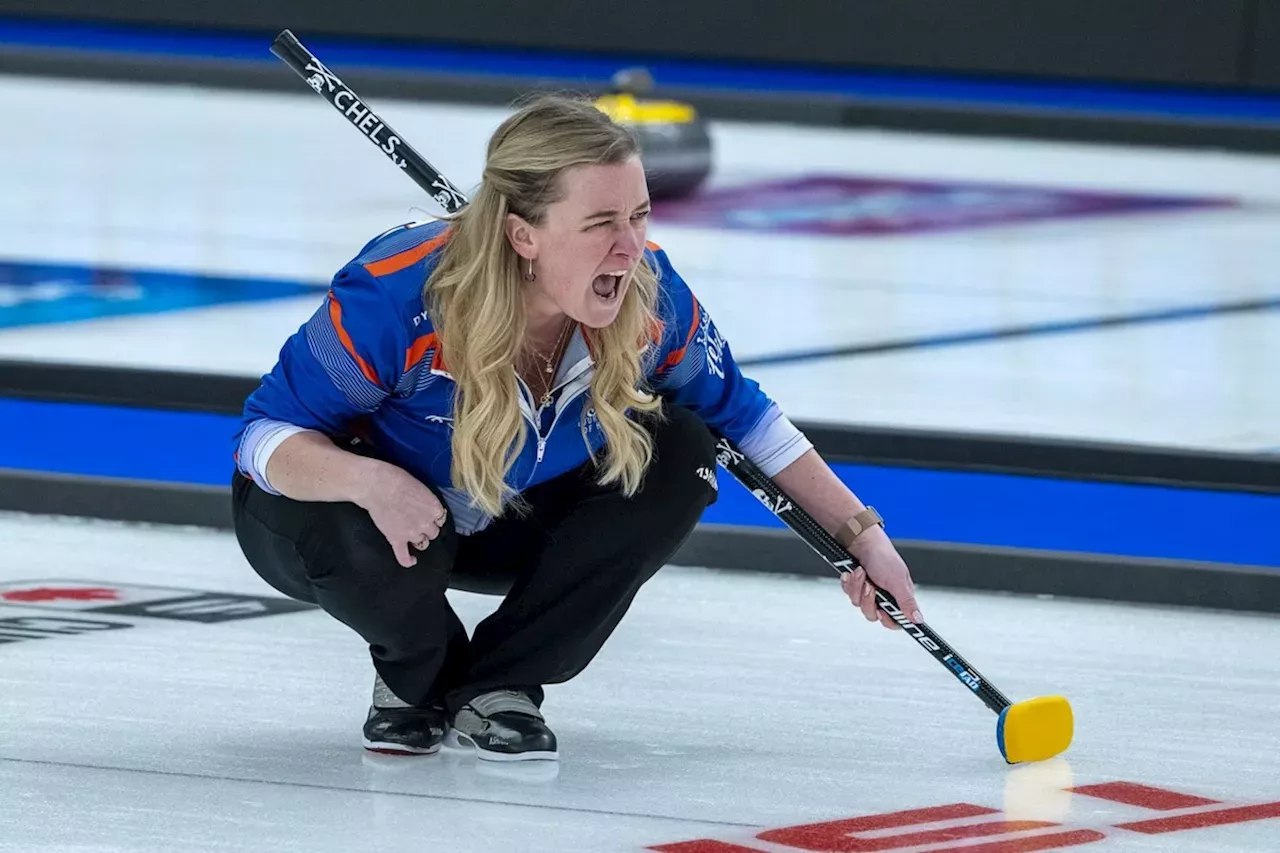 Homan, Einarson advance to quarterfinals at Grand Slam of Curling event