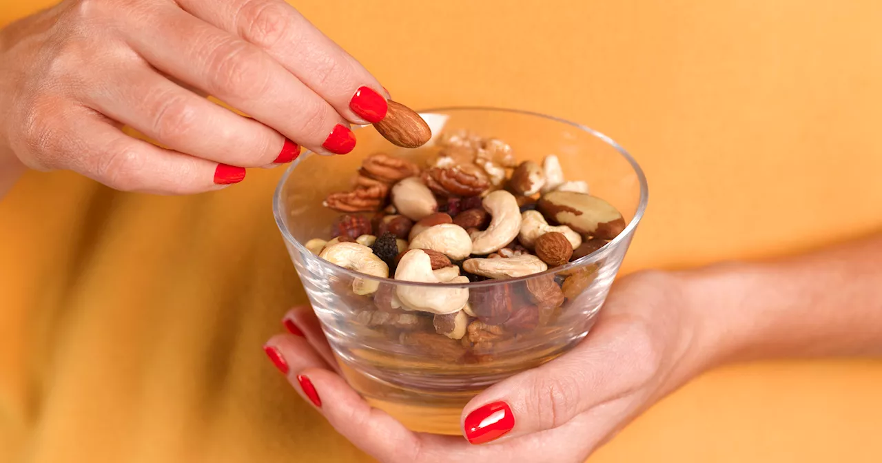 5 Health Benefits of Almonds, According to RDs