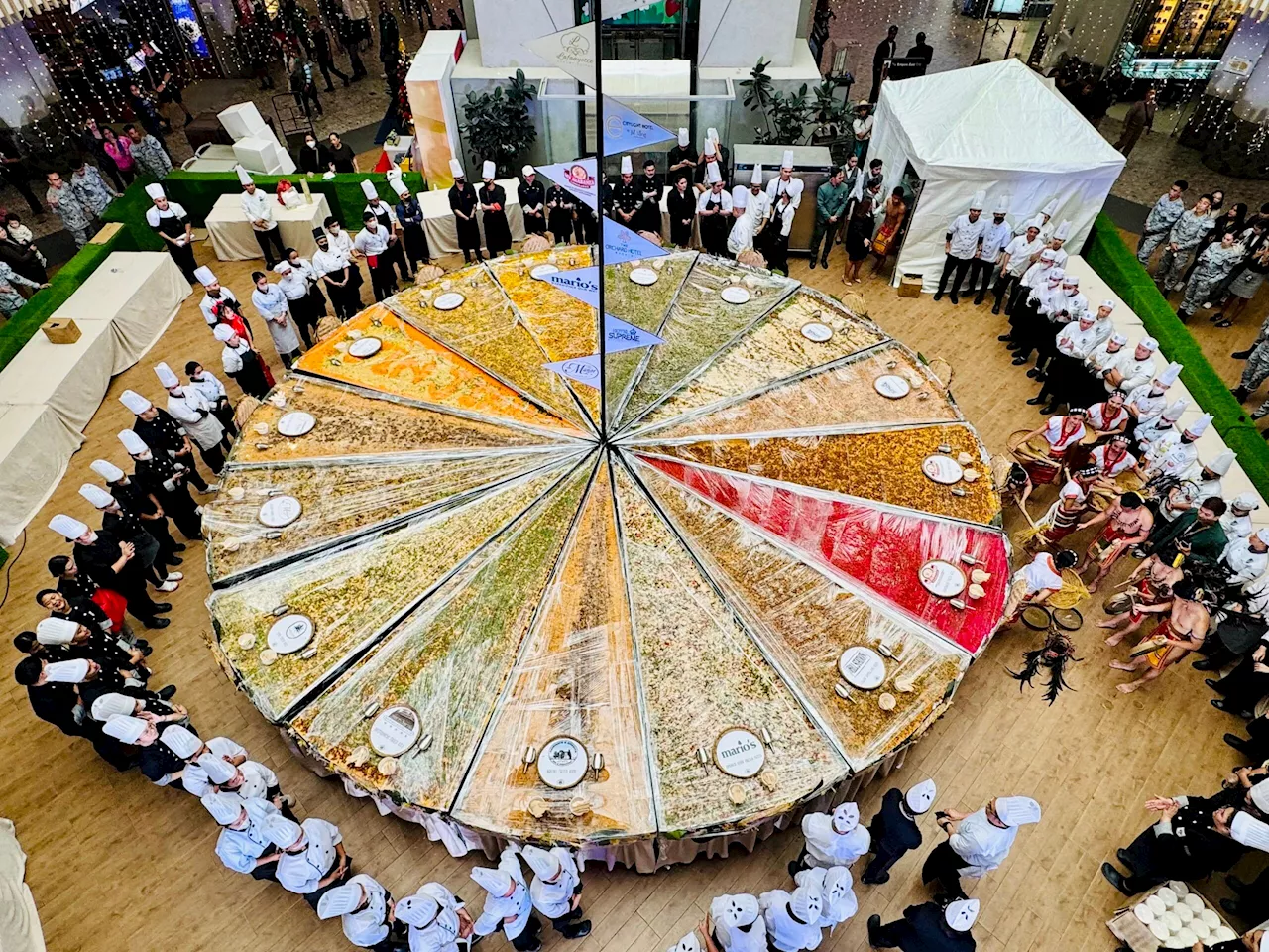 Baguio restaurants feed 16,000 in giant fried rice feast