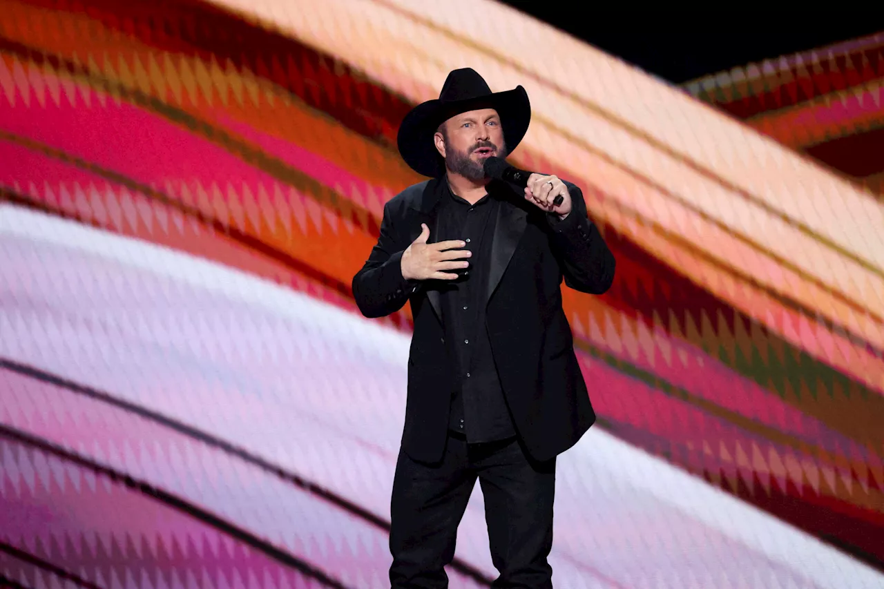 Singer Garth Brooks accused of rape by makeup artist