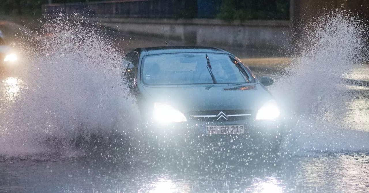 Auto im Herbst: Sicher durch Regen und über nasse Straßen