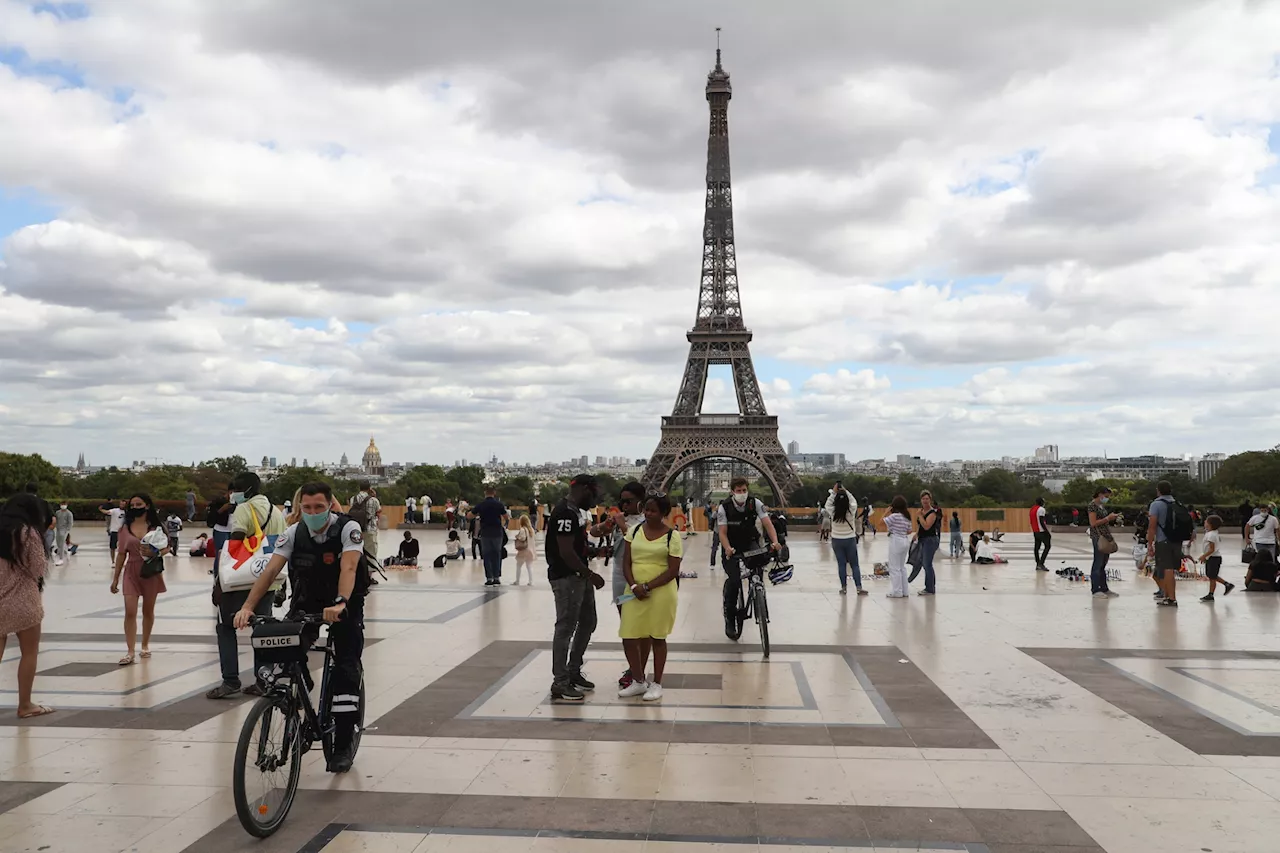 Attentat près de la tour Eiffel : le suspect déchu de sa nationalité française