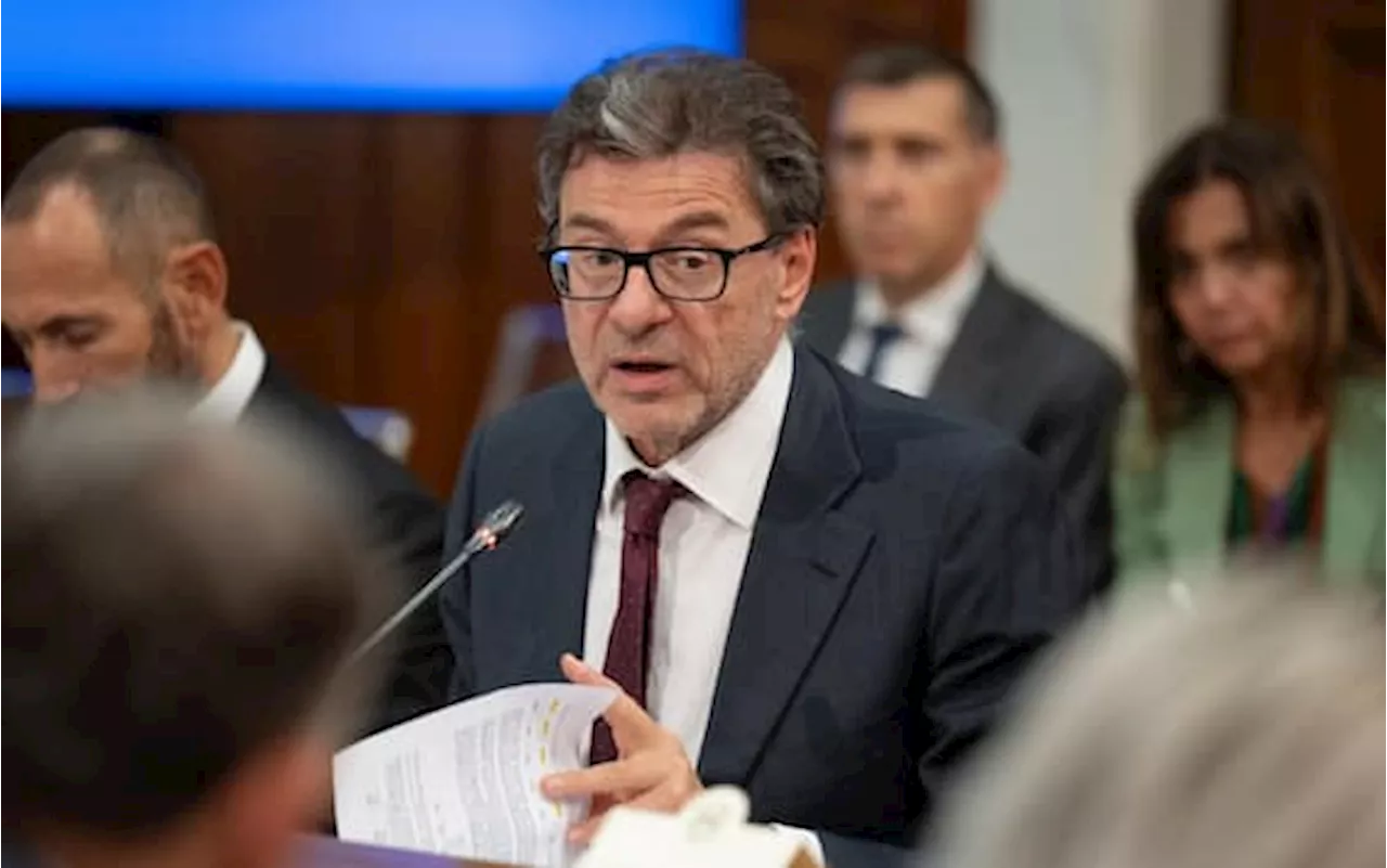 Manovra 2025, ministro Giorgetti: “Richiederà sacrifici da tutti'. Poi il Mef frena