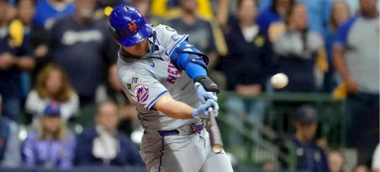 Mets stun Brewers, advance in MLB playoffs