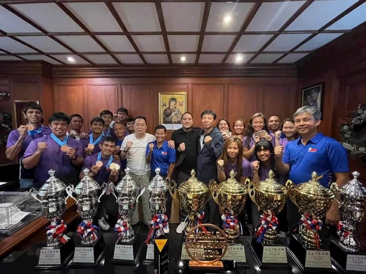 PH soft tennis team pays courtesy call to Tamayo