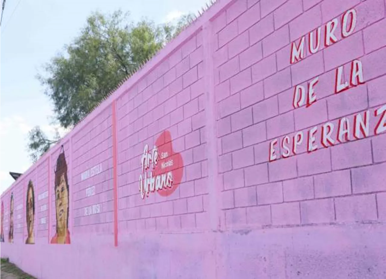 Honran a mujeres sobrevivientes de cáncer con mural, en Nuevo León