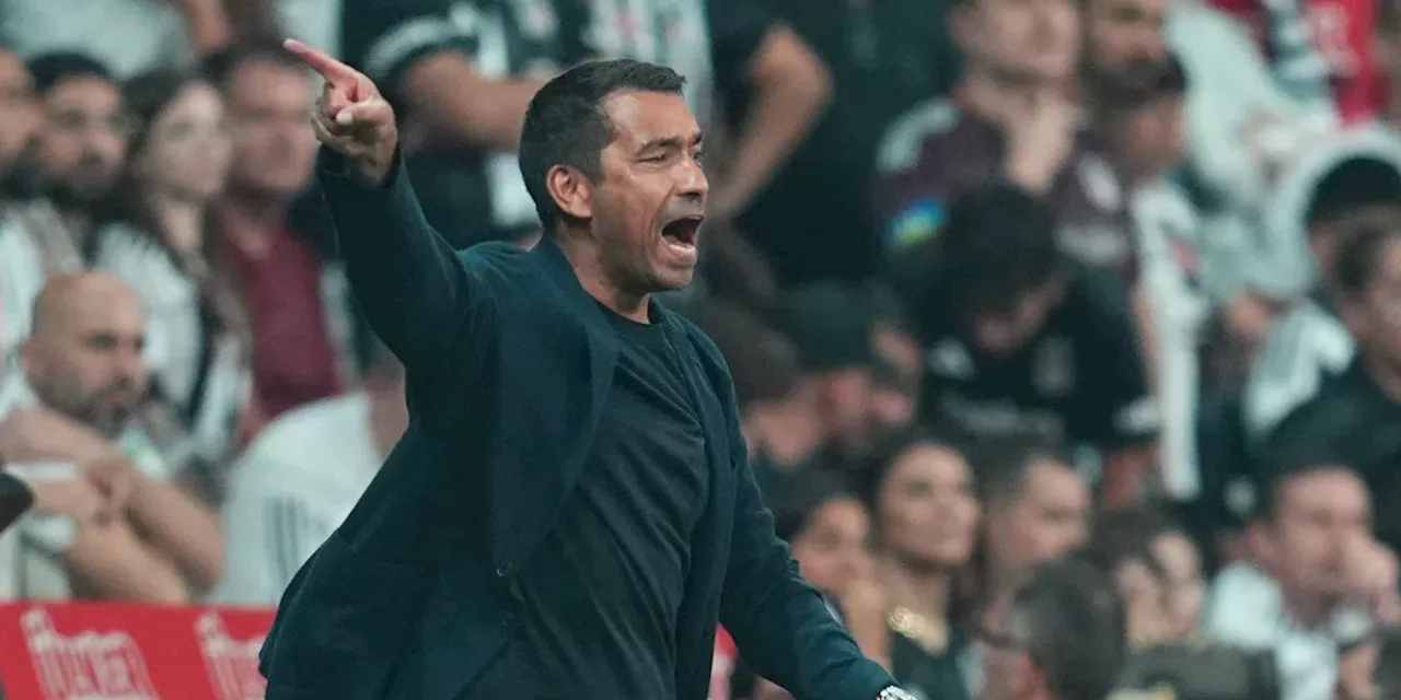 Van Bronckhorst ruziet met Besiktas-fans na nieuwe Europese domper: 'Wegblijven'