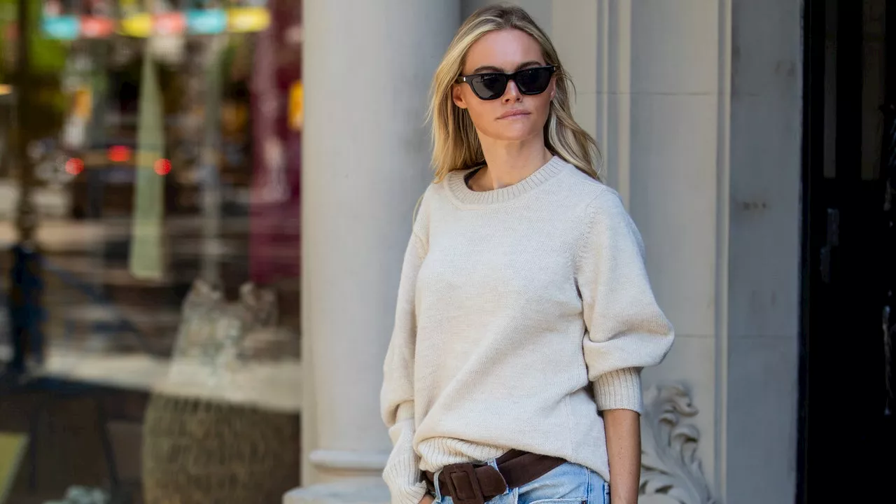 Jeans e maglione: come abbinare due basic del guardaroba in 5 outfit comfy chic