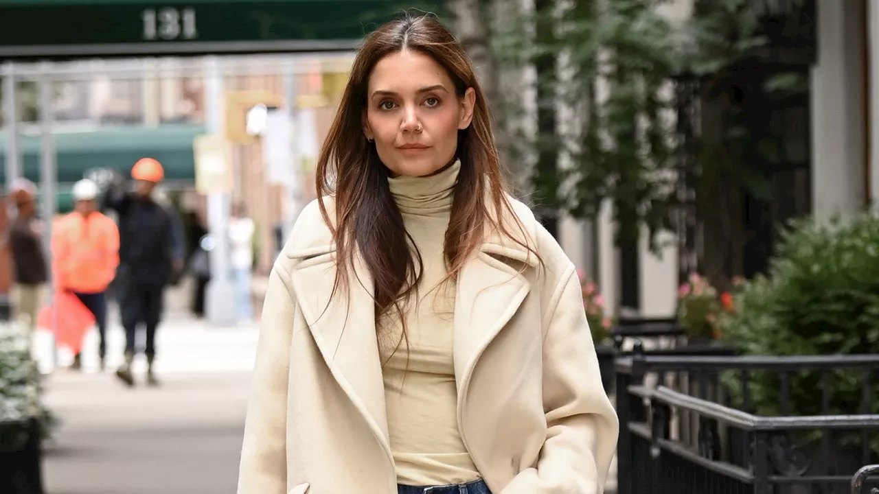 Katie Holmes porte à son tour ce jean droit qui flatte toutes les silhouettes