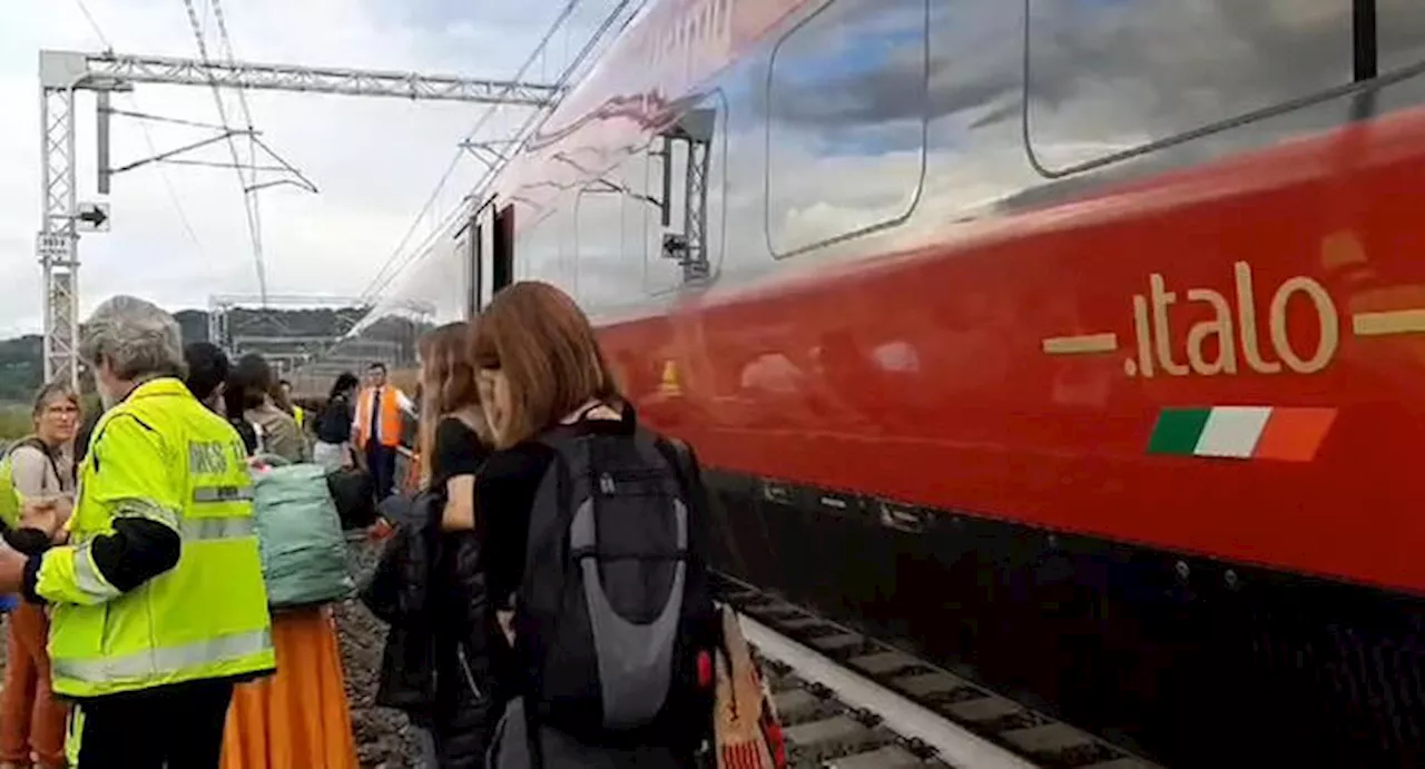 Treno bloccato sull'alta velocità Roma-Firenze, ancora disagi