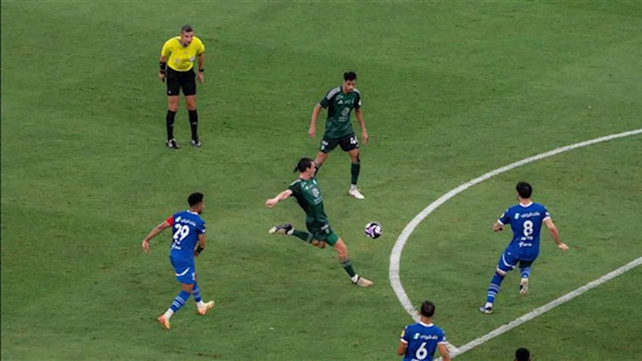 الكلاسيكو أزرق.. الهلال يهزم أهلي جدة في الدوري السعودي