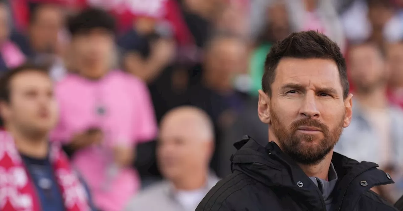 Inter Miami star Lionel Messi draws a crowd for arrival at Toronto's BMO Field