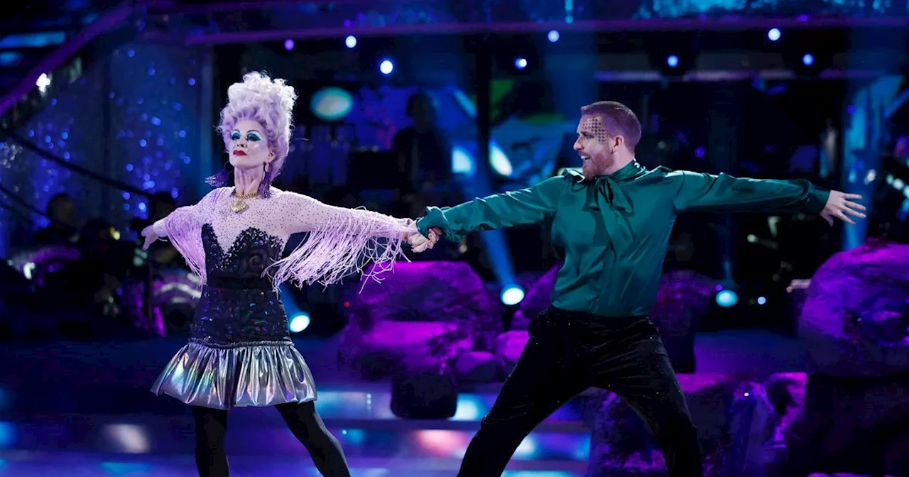 Strictly's Chris McCausland smashes movie week with Wayne's World routine