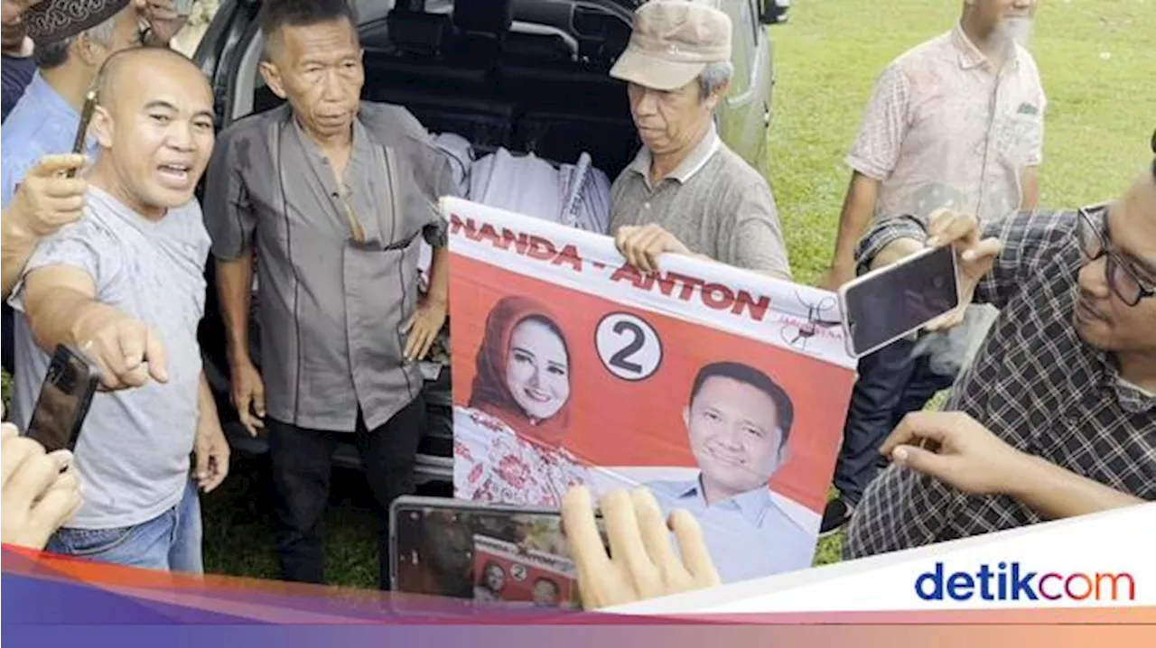 Bawaslu Pesawaran Amankan 250 Banner-41 Kaus Paslon dalam Mobil Dinas Camat