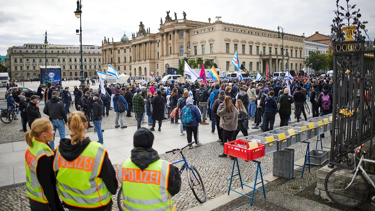  Demonstrationen in mehreren deutschen Städten - allein in Berlin rund 500 Polizisten im Einsatz