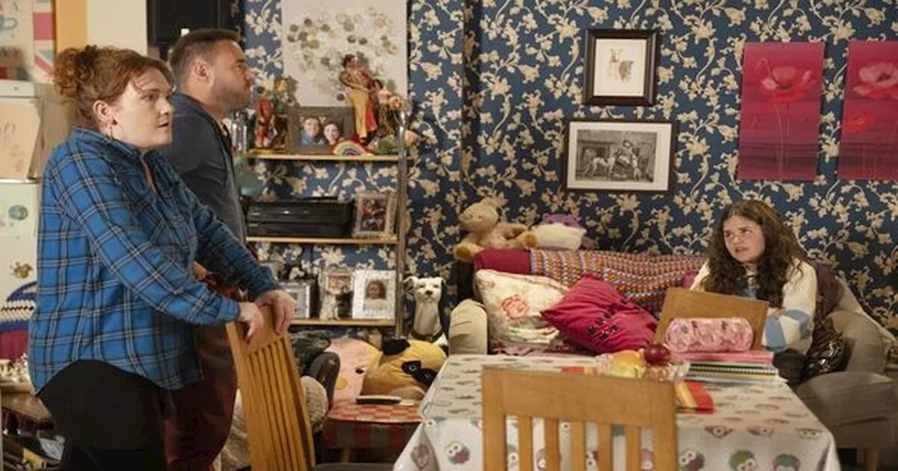 ITV Corrie fans 'expose' Fiz's real baby daddy - and it's not Tyrone or Kirk