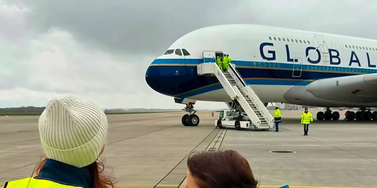 Reisen: 9H-GLOBL in Dresden : Hier nehmen die Elbe Flugzeugwerke Global Airlines’ Airbus A380 in Empfang