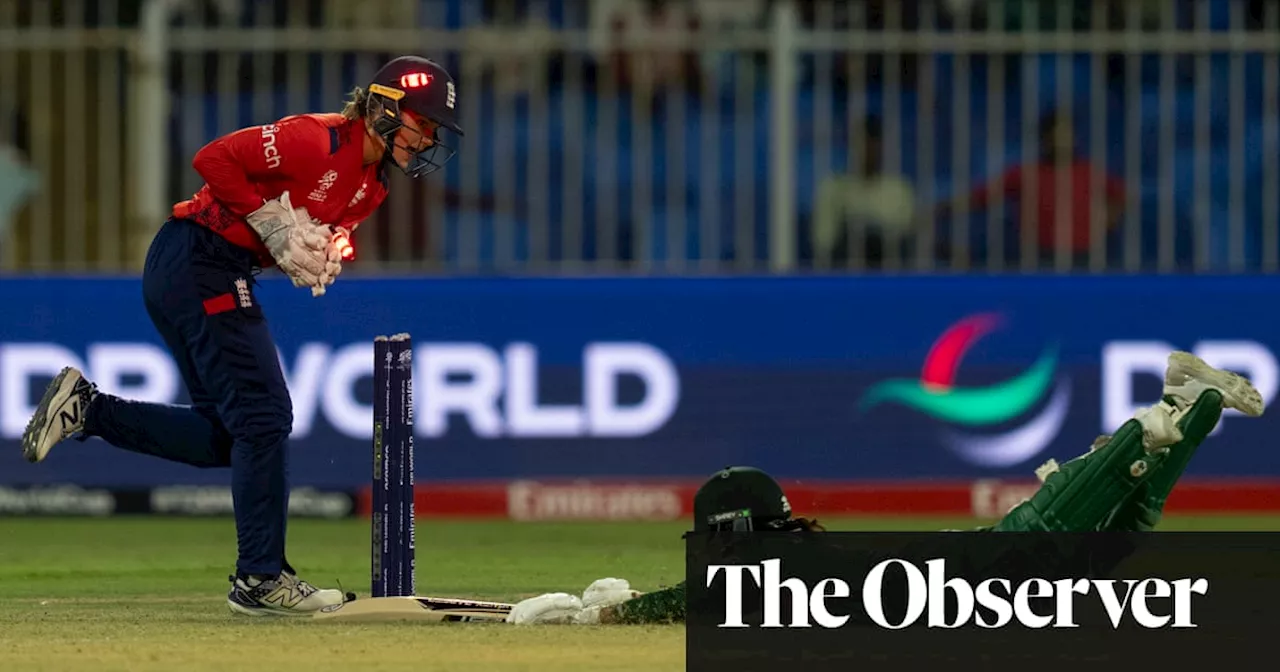 Linsey Smith lifts England to win over Bangladesh at Women’s T20 World Cup