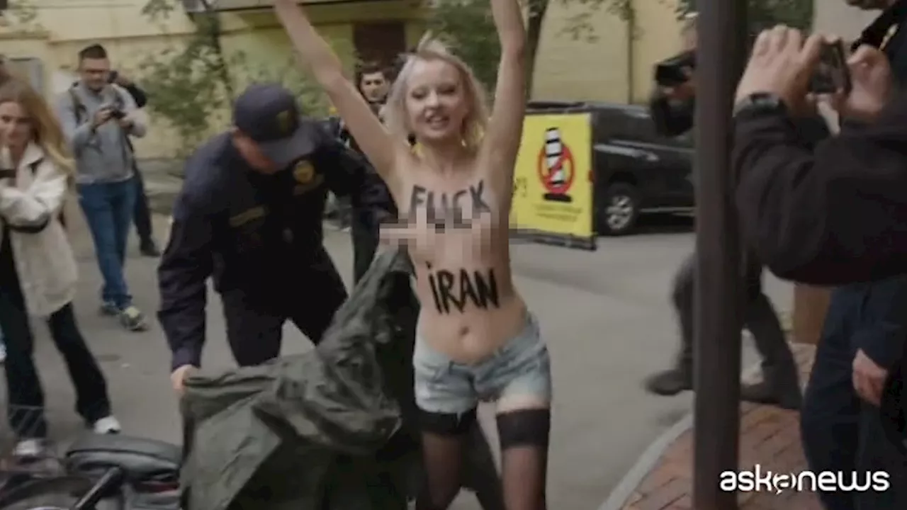 Femen contro l'Iran, nude per protesta contro i droni alla Russia