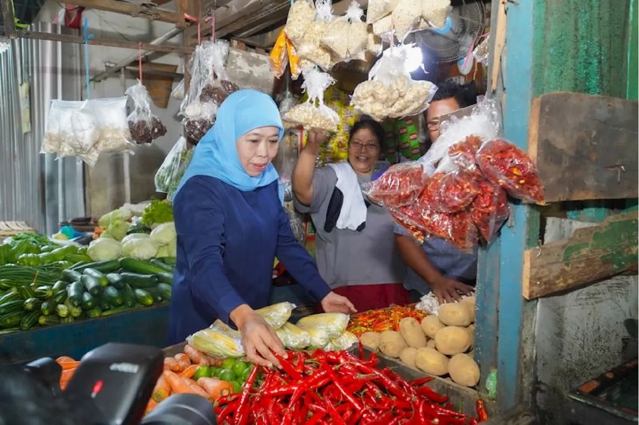 Pedagang Pasar Curhat ke Khofifah, Sulit Bersaing di Era Daring