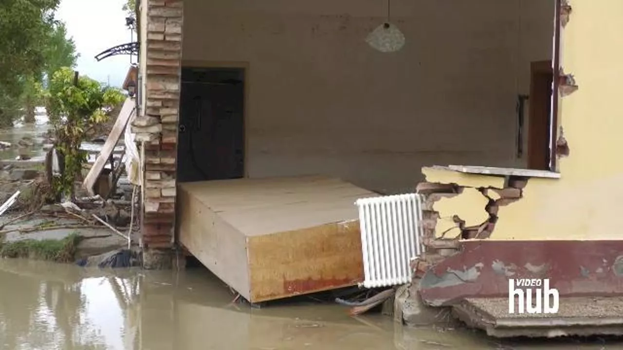 Alluvione Emilia-Romagna, la rabbia degli abitanti di Traversara: 'Un incubo costante, pretendiamo di tornare…