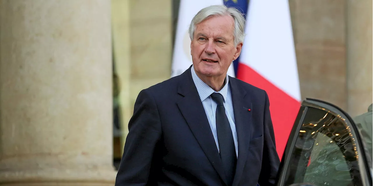 Budget 2025 : Macron exhorte Barnier à collaborer avec le Parlement