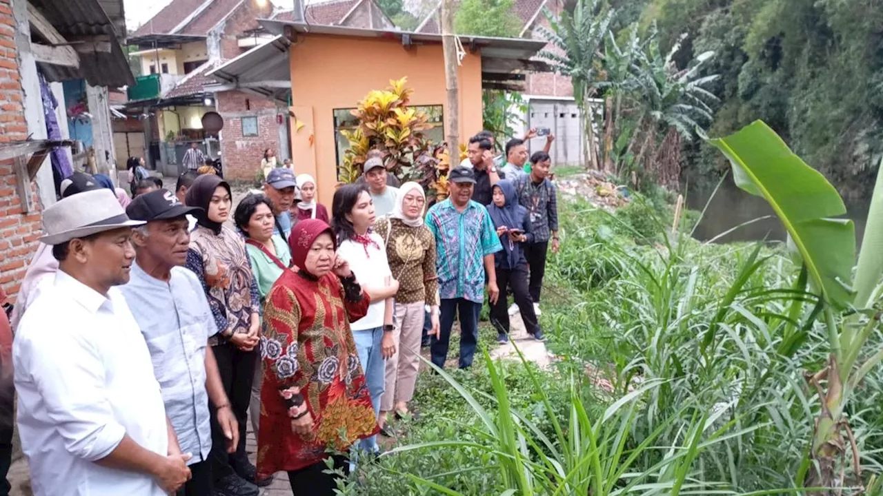 Blusukan ke Kota Malang, Cagub Risma Tinjau Sungai Bandulan dan Tawarkan Solusi Atasi Banjir