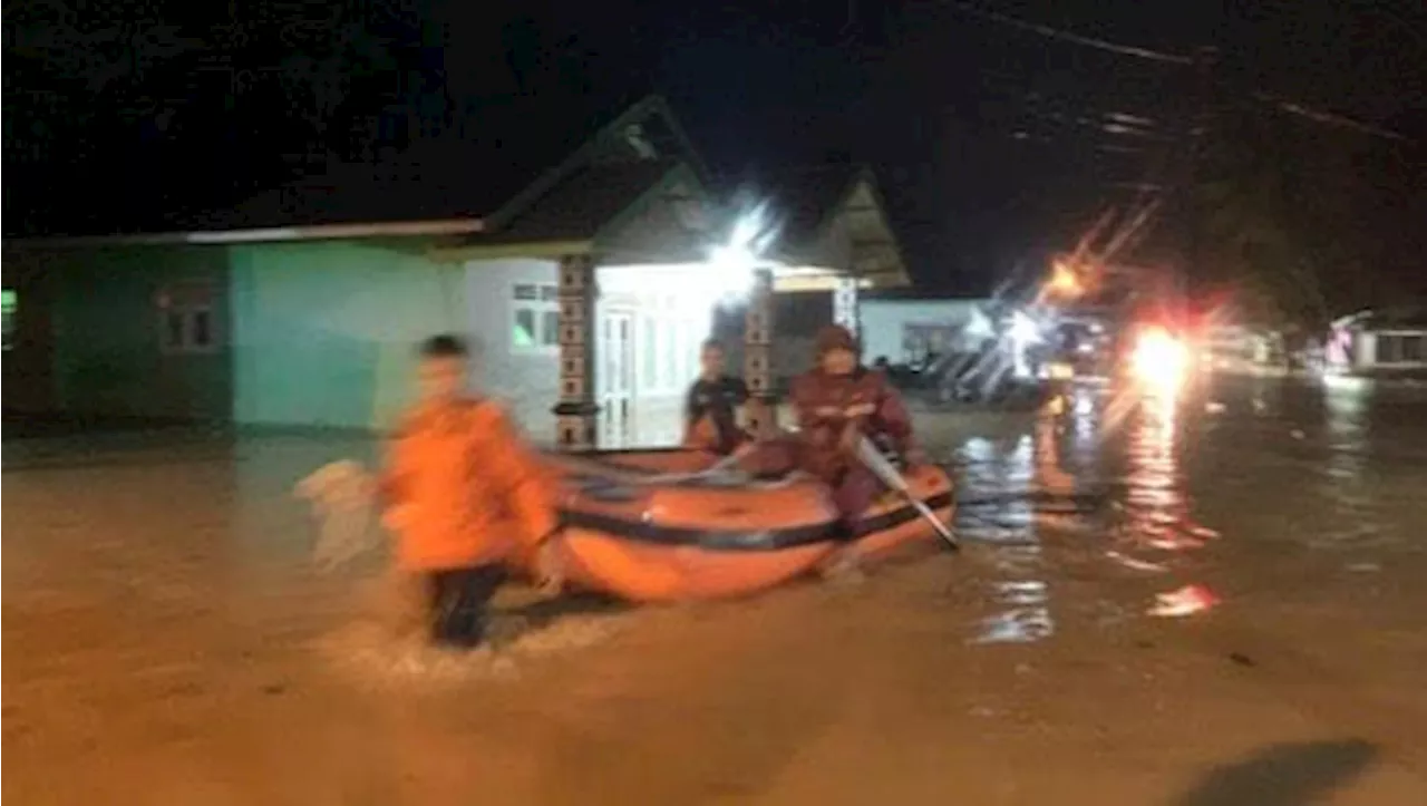 Banjir Dan Tanah Longsor Menghantam Padang Pariaman, Sumatera Barat