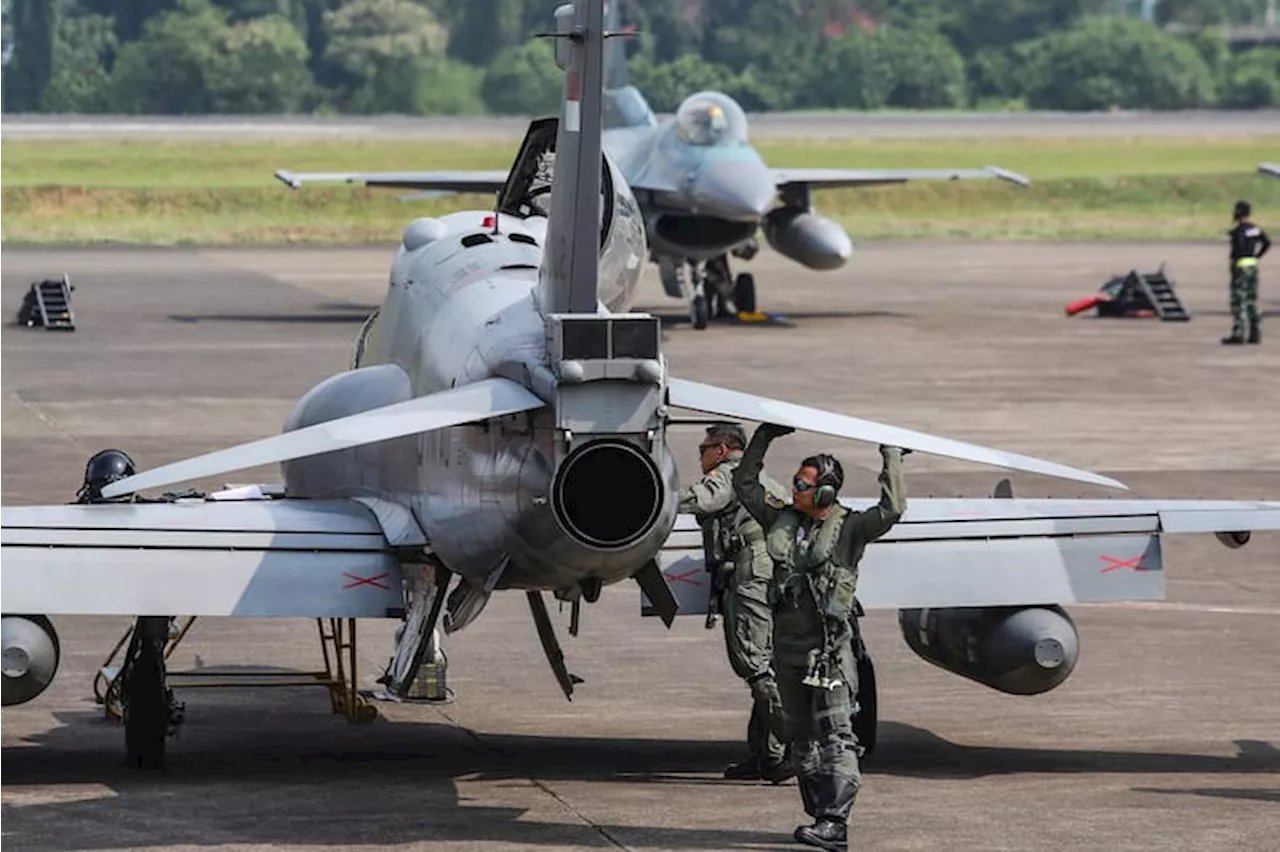 Persiapan Pertunjukan Pesawat di HUT TNI